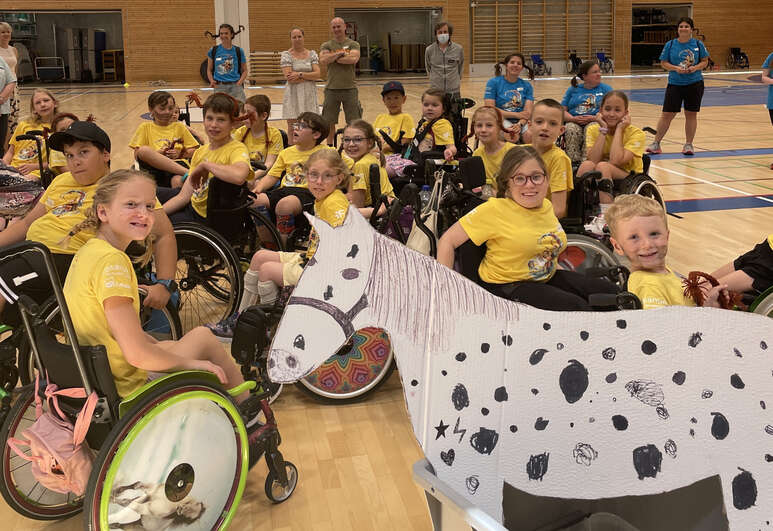 Kinder und Leitende am Kids Camp in Nottwil.
