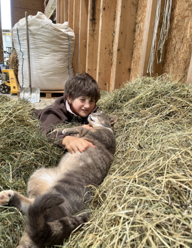 Mädchen mit Katze